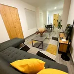 Bright Retreat In La Condesa 2 Bedroom 4P 500Mb