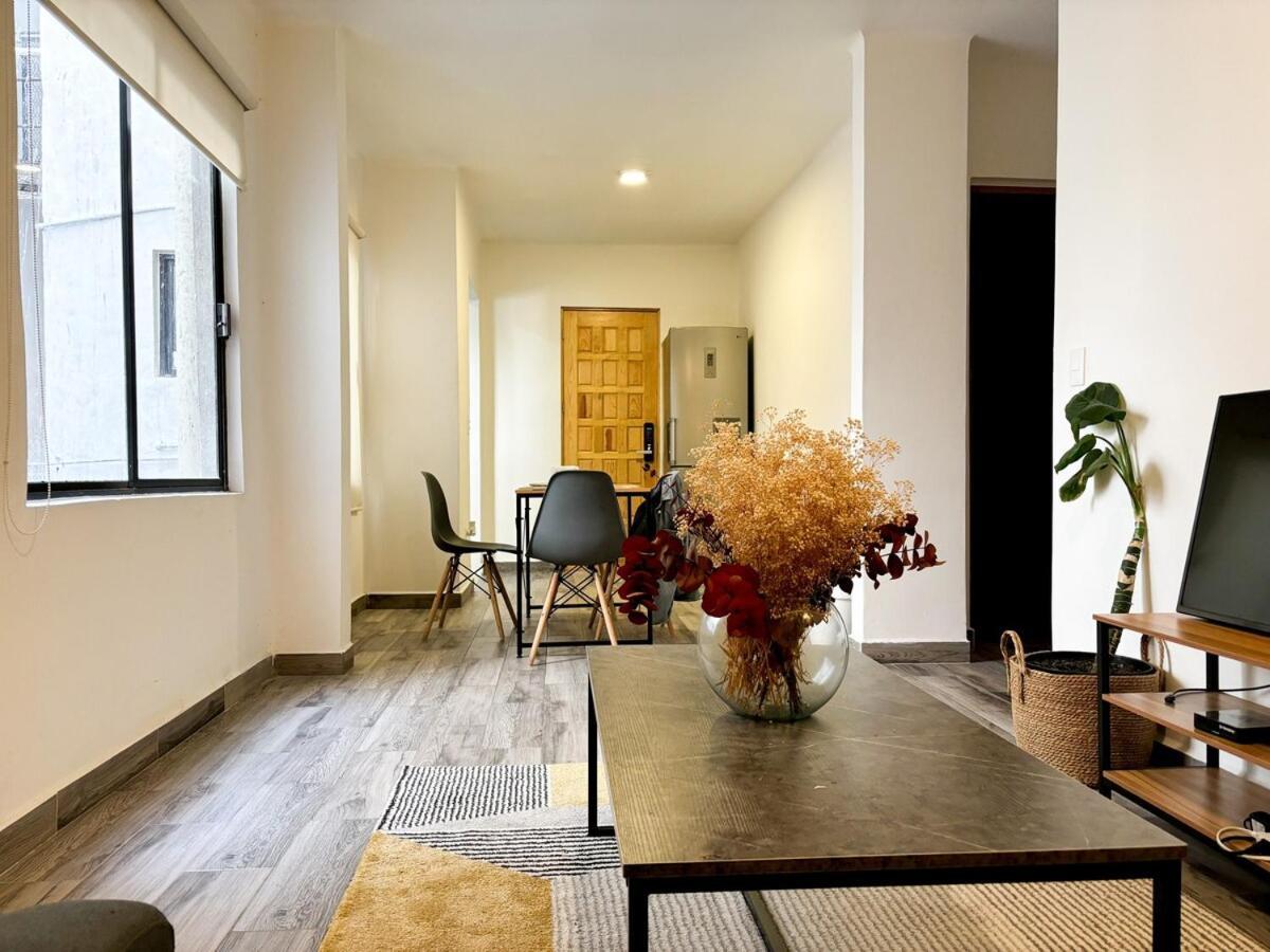 Bright Retreat In La Condesa 2 Bedroom 4p 500mb Apartment *