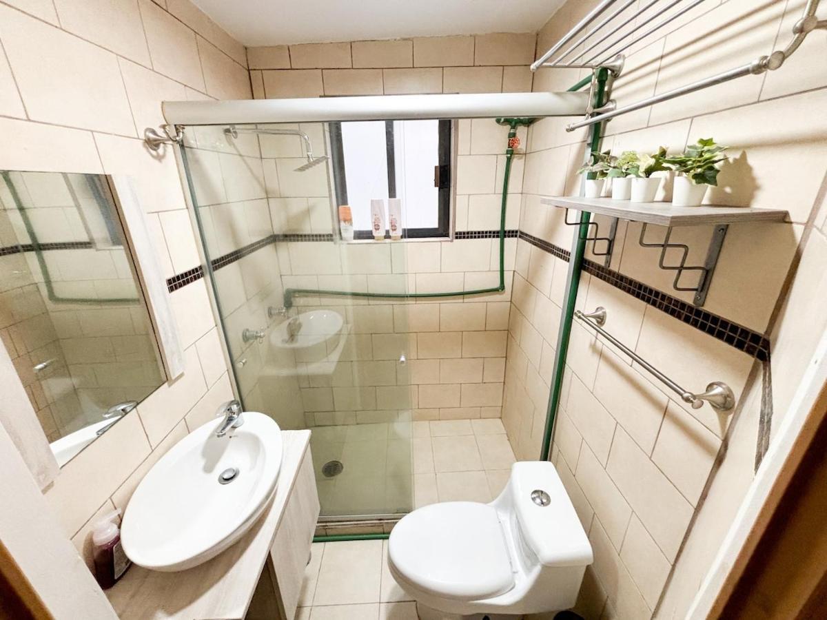 Apartment Bright Retreat In La Condesa 2 Bedroom 4p 500mb